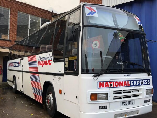 F23 HGG Volvo B10M-60 Park's of Hamilton